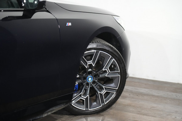2025 BMW i5 eDrive40 M Sport Sedan image 11