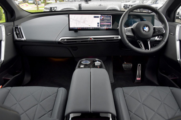 2026 BMW iX I20 xDrive45 M Sport SUV image 4