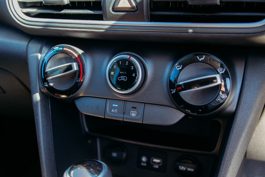 2018 MY19 Hyundai KONA OS.2 Active SUV Image 32