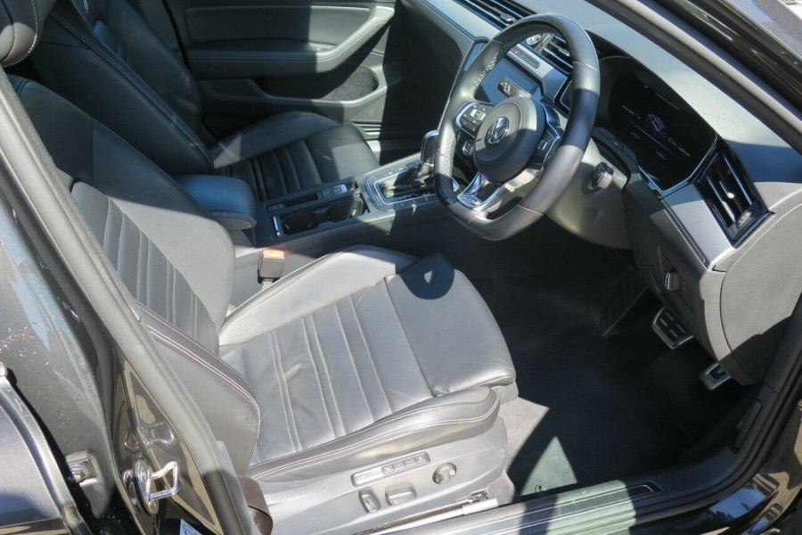 2017 Volkswagen Passat B8 206TSI R-Line Wagon Image 28