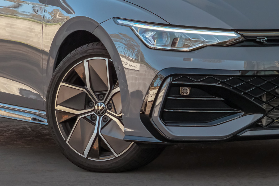 2025 Volkswagen Golf 8.5 110TSI R-Line Hatch Image 6