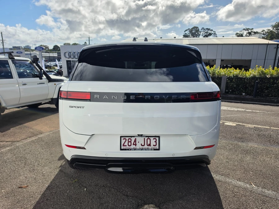 2023 MY24 Land Rover Range Rover Sport L461 D300 Dynamic SE SUV Image 8