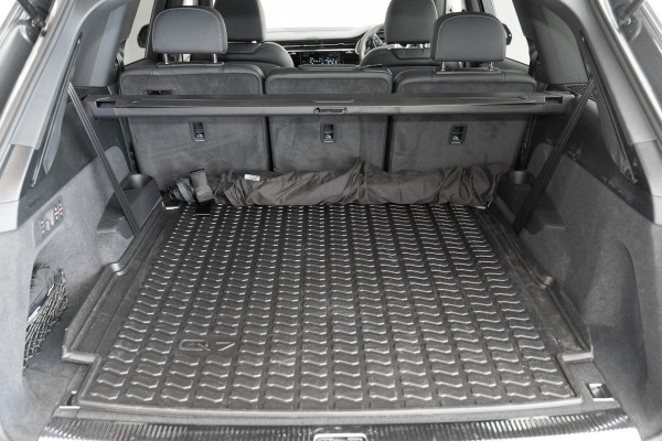 2025 Audi Q7 4M 50 TDI S line SUV image 21