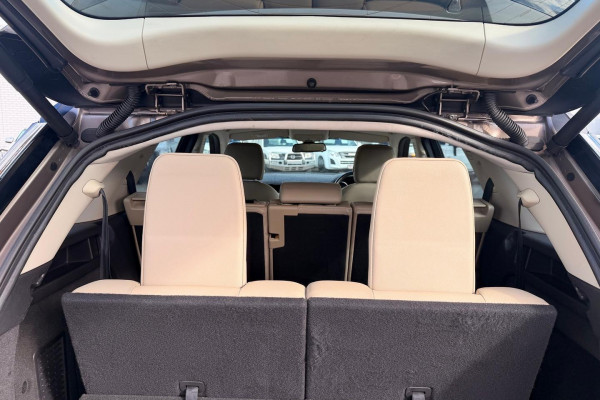 2015 Land Rover Discovery Sport L550 TD4 HSE SUV Image 15