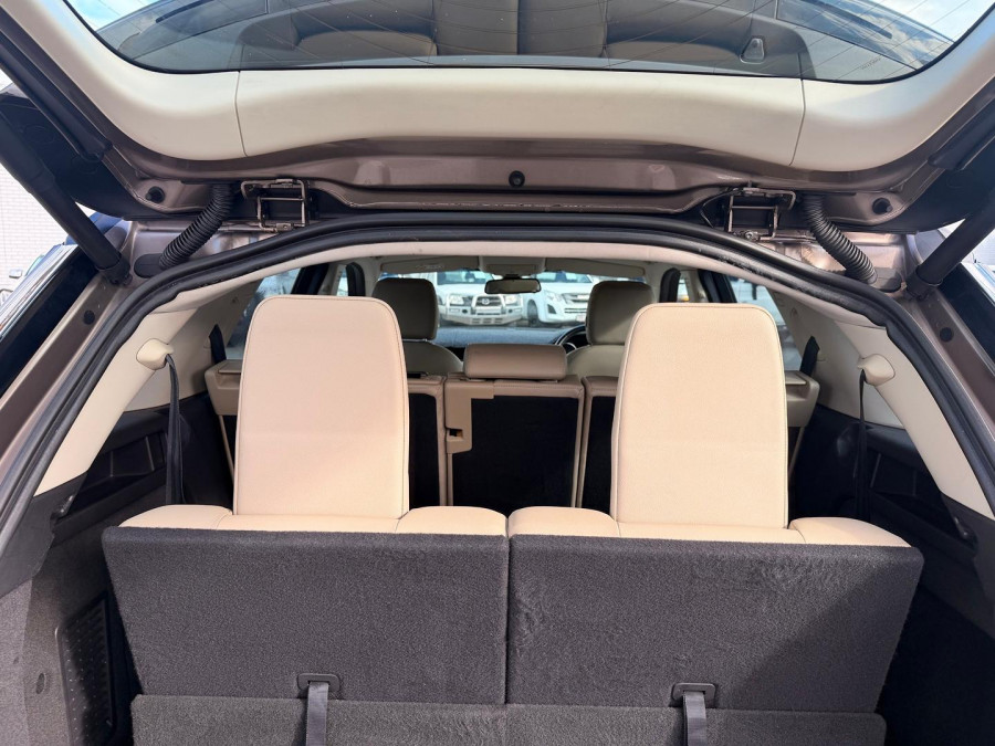 2015 Land Rover Discovery Sport L550 TD4 HSE SUV Image 15