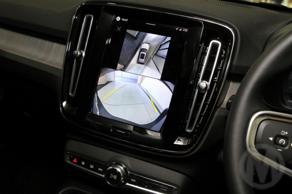 2026 Volvo XC40 XZ Ultra B4 Bright SUV Image 13