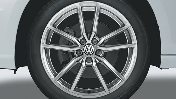 18" Silver Pretoria alloy wheel