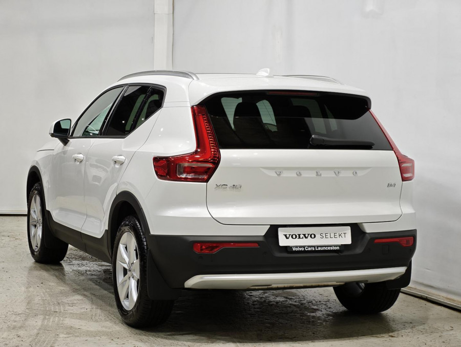2025 Volvo XC40 XZ Plus B4 SUV Image 31