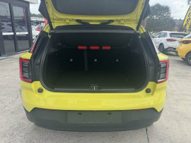 2023 MY24 Volvo EX30  Single Motor Extended Range Ultra SUV image 14