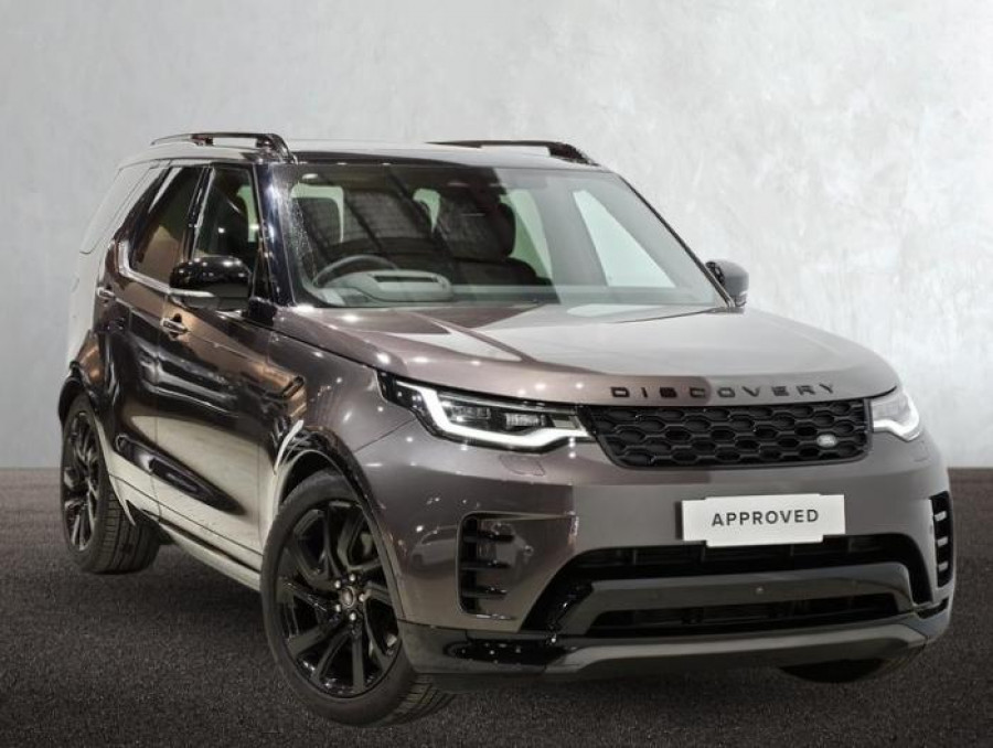 2025 Land Rover Discovery Series 5 D350 Dynamic SE SUV Image 2