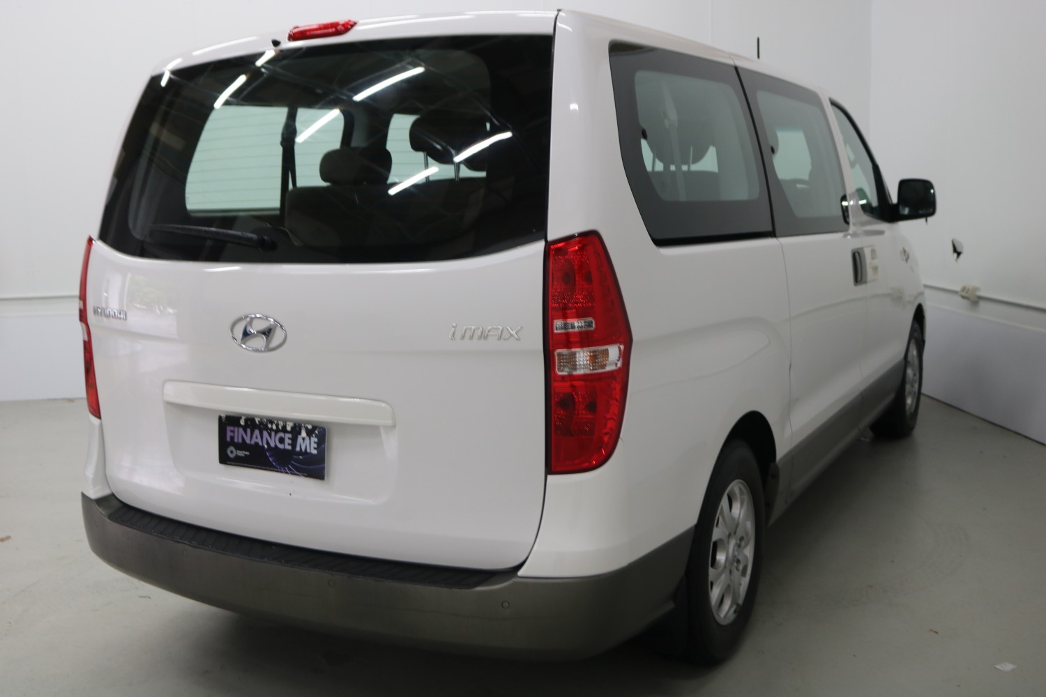 2015 Hyundai Imax TQ-W MY15 LWB Wagon Image 10