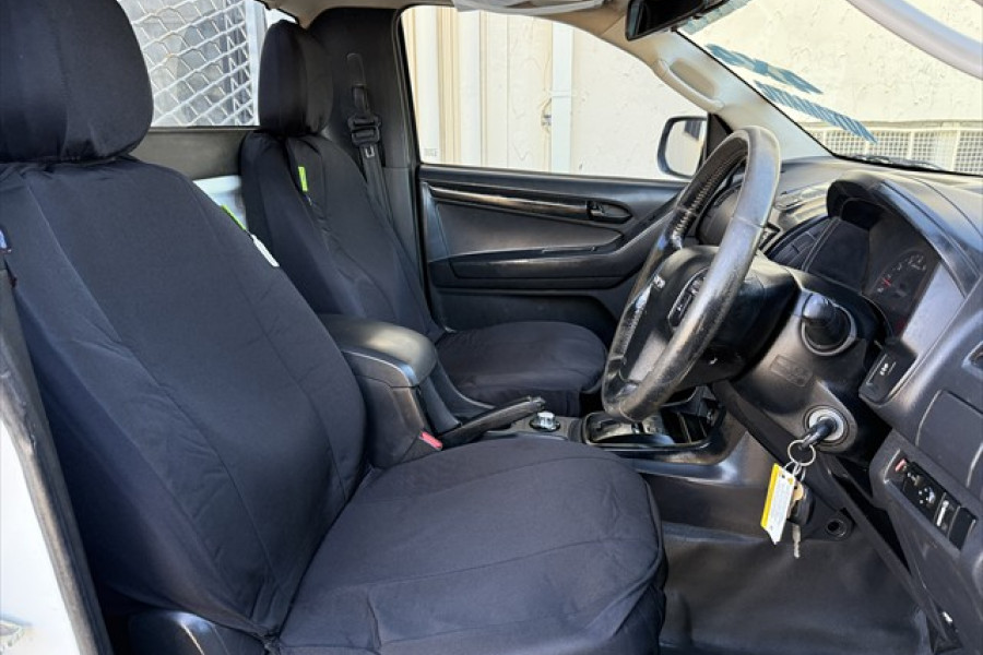 2014 Isuzu D-MAX SX Cab Chassis Image 11