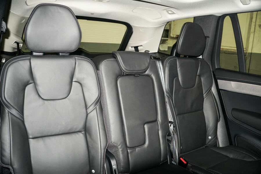 2026 Volvo XC90 L Series Ultra B5 Dark SUV Image 9