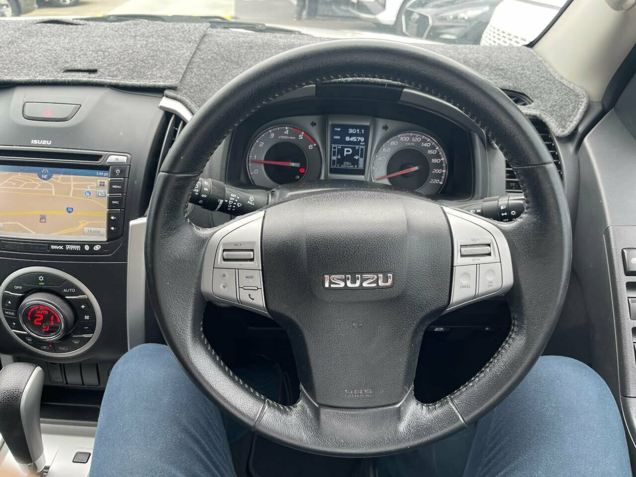 2015 Isuzu MU-X LS-T SUV Image 18