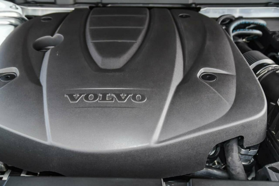 2019 MY20 Volvo XC60 UZ D4 Momentum Suv Image 11