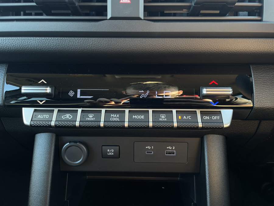 2025 MY26 Nissan Navara D27 ST Ute Image 16