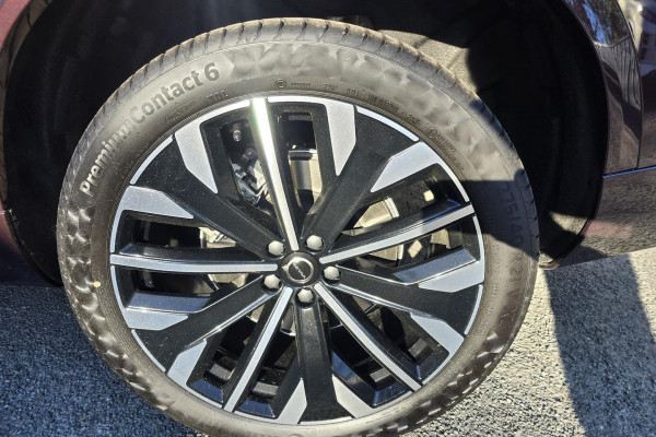 2026 Volvo XC90 L Series Ultra B5 Dark SUV Image 6