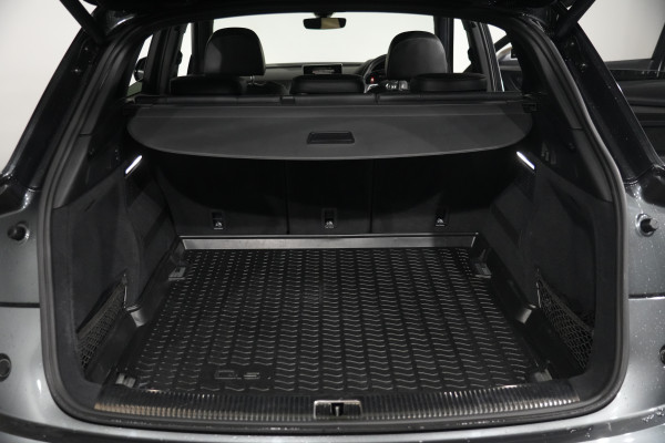 2018 Audi SQ5 FY  SUV image 38