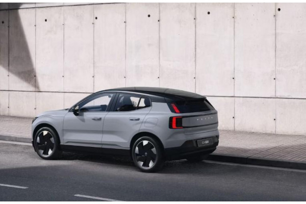 2024 MY25 Volvo EX30  Single Motor Extended Range Plus SUV Image 3