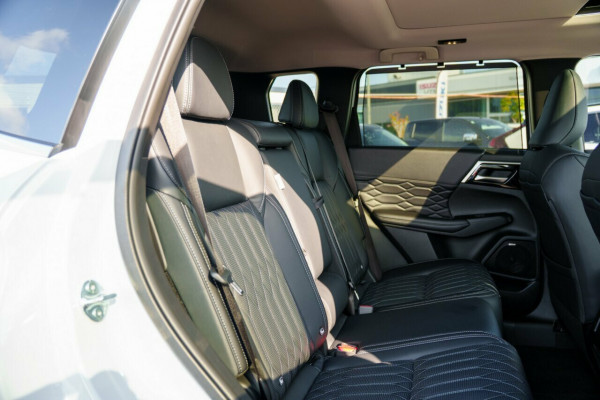 2025 Mitsubishi Outlander ZM Exceed SUV Image 10