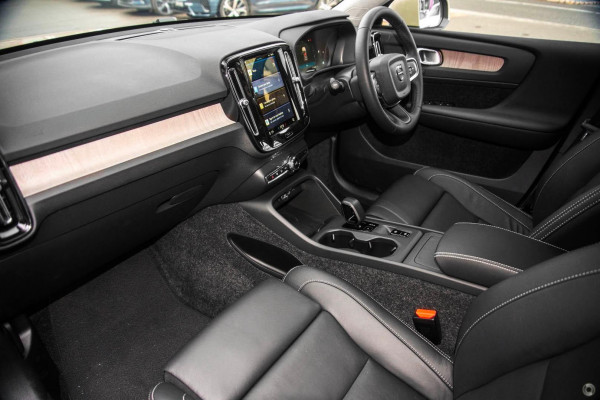 2025 MY26 Volvo XC40 XZ Plus B4 SUV Image 6