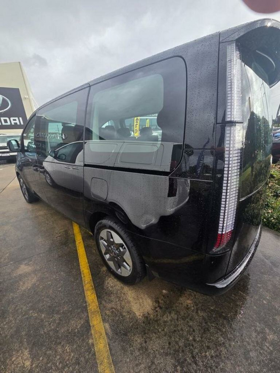 2026 Hyundai Staria US4.V3  People Mover Image 5