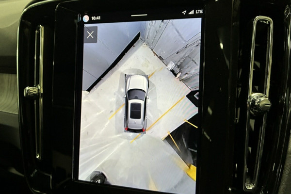 2025 Volvo XC40 XZ Plus B4 SUV Image 14