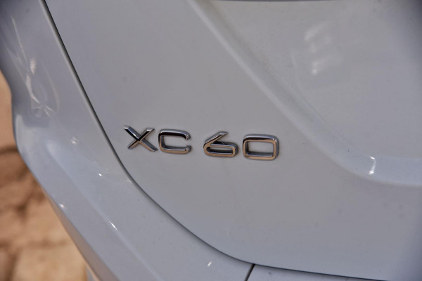 2015 MY16 Volvo XC60 UZ D4 Luxury SUV Image 7