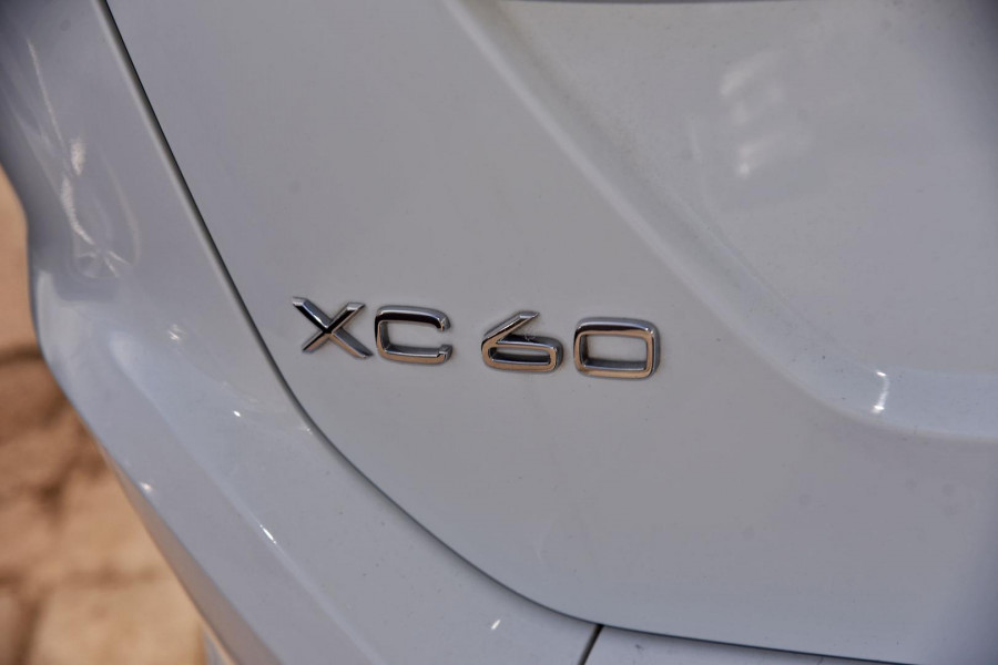 2015 MY16 Volvo XC60 UZ D4 Luxury SUV Image 7