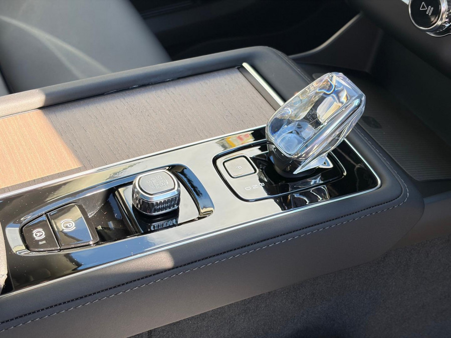 2025 MY26 Volvo XC90 L Series Plus B5 Bright SUV Image 14