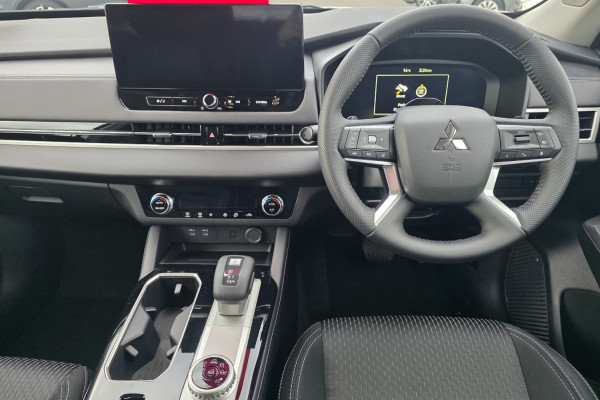 2025 Mitsubishi Outlander ZM LS SUV Image 12