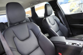 2019 Volvo XC60 UZ D4 Momentum Suv