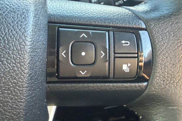 2017 Toyota HiLux  SR5 Double Cab Pick Up Image 17