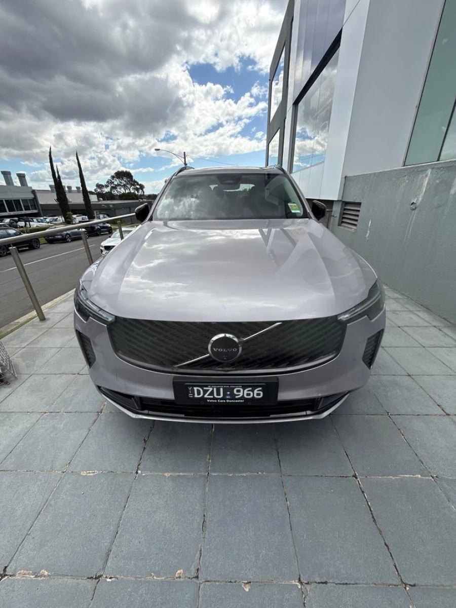 2025 Volvo XC90 L Series Ultra T8 Plug-In Hybrid SUV Image 14
