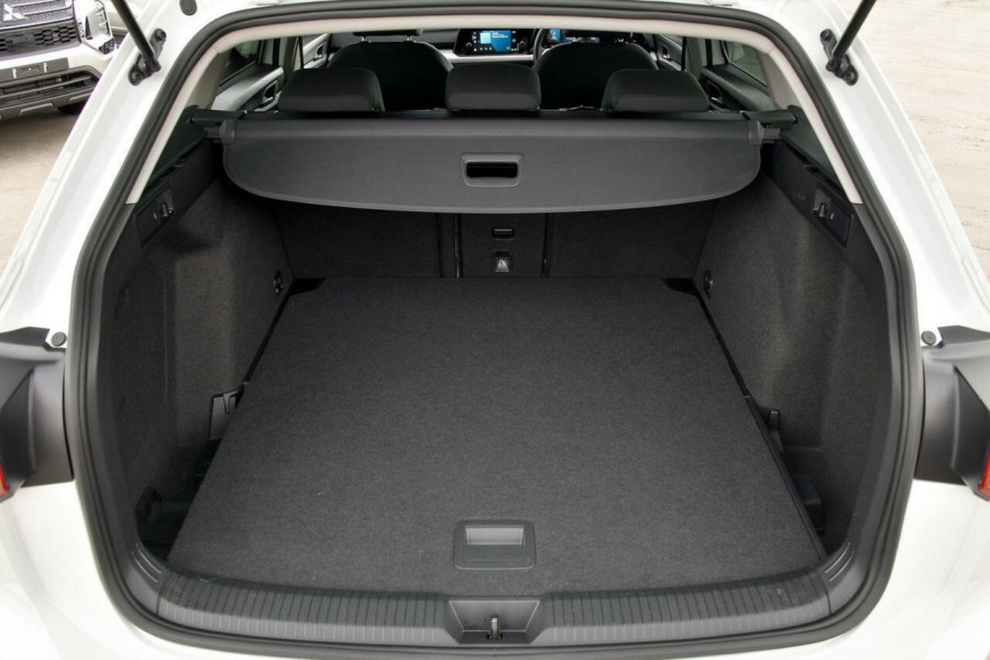 2021 Volkswagen Golf 8 110TSI Wagon Image 25