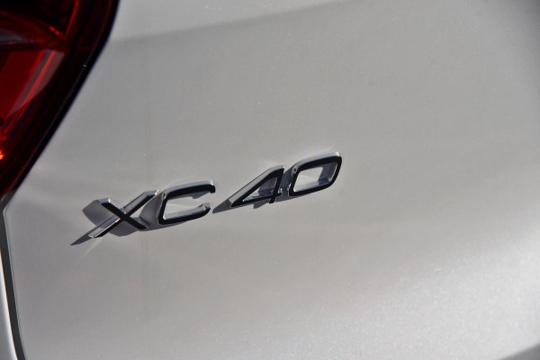 2025 MY26 Volvo XC40 XZ Plus B4 SUV Image 5