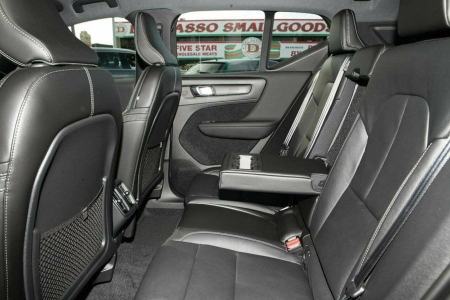 2019 Volvo XC40 T5 R-Design Suv Image 7