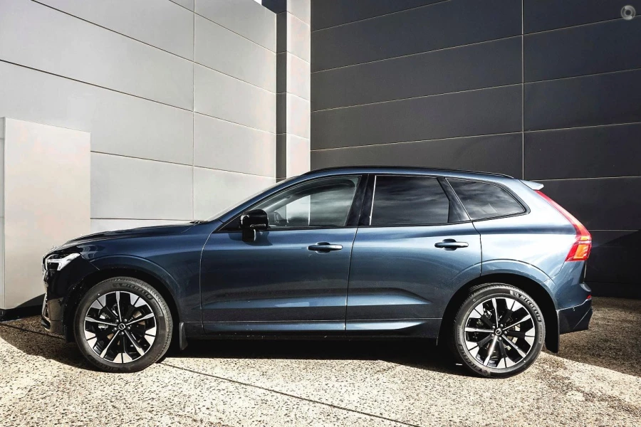2026 Volvo XC60 UZ Ultra B5 Dark SUV Image 5