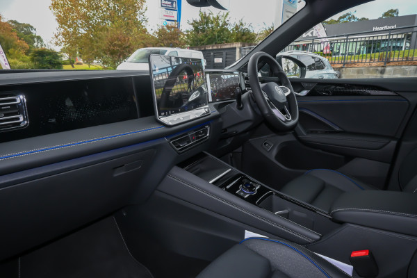 2025 MY26 Volkswagen Tiguan CT 195TSI R-Line SUV image 8