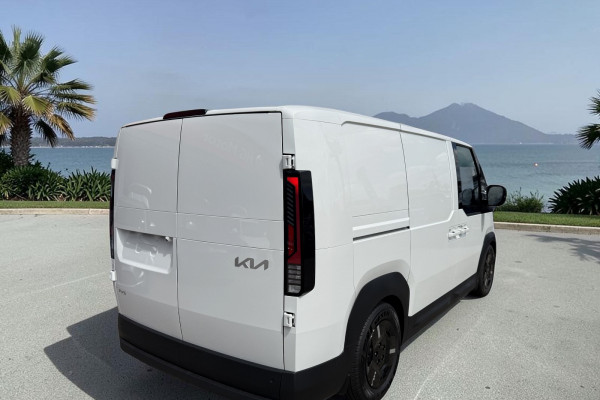 2026 Kia PV5 SW Cargo S Long Range Wagon Image 3