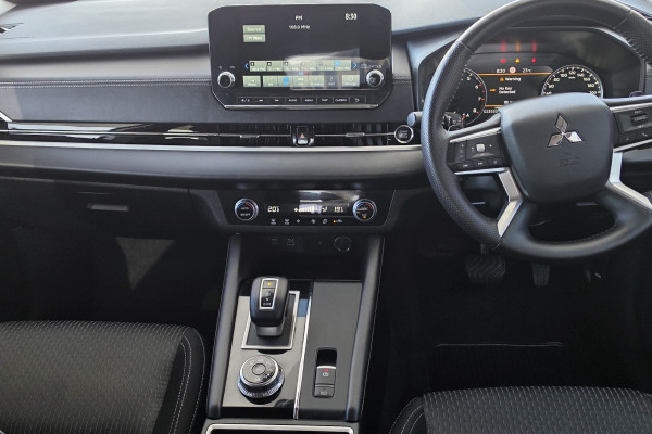 2024 Mitsubishi Outlander ZM LS SUV Image 16