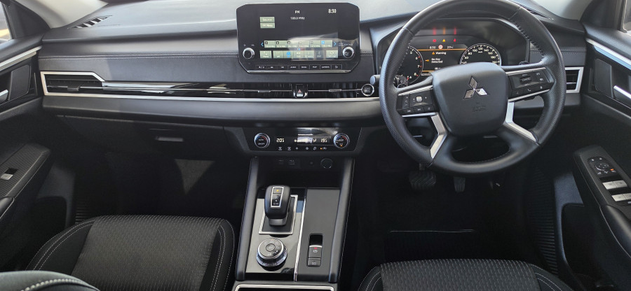2024 Mitsubishi Outlander ZM LS SUV Image 16
