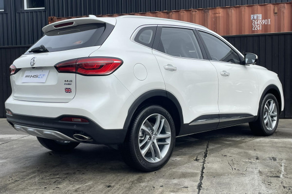 2025 MG HS Plug-in Hybrid Essence SUV Image 3