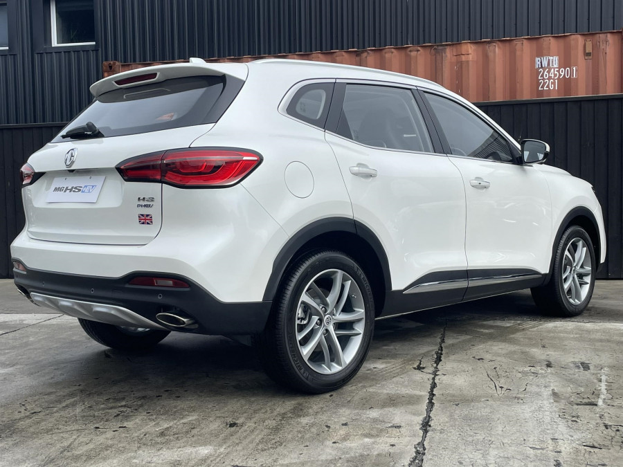 2025 MG HS Plug-in Hybrid Essence SUV Image 3