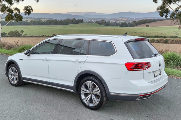 2023 Volkswagen Passat B8 Alltrack 162TSI Wagon Image 5