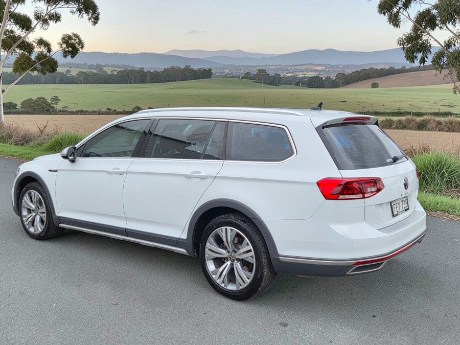 2023 Volkswagen Passat B8 Alltrack 162TSI Wagon Image 5
