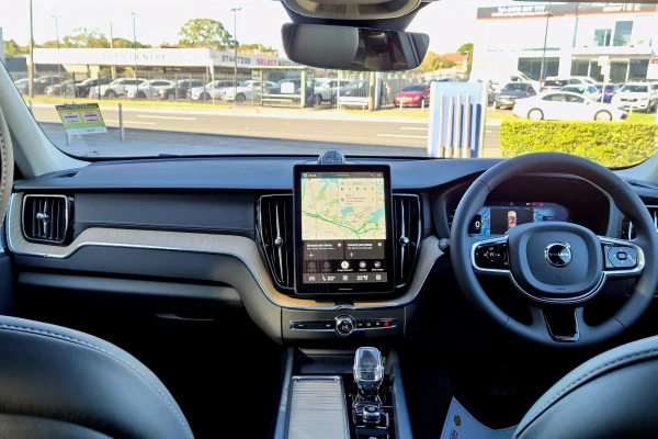2026 Volvo XC60 UZ Ultra T8 Plug-in Hybrid Dark SUV Image 8
