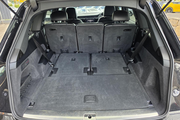 2022 Audi Q7 4M 55 TFSI S line SUV Image 21