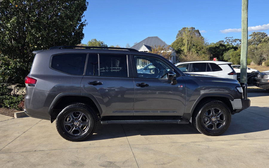 2022 Toyota LandCruiser FJA300R GR Sport SUV Image 6
