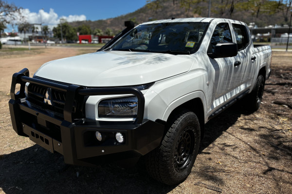 2026 Mitsubishi Triton MV GLX Ute Image 3